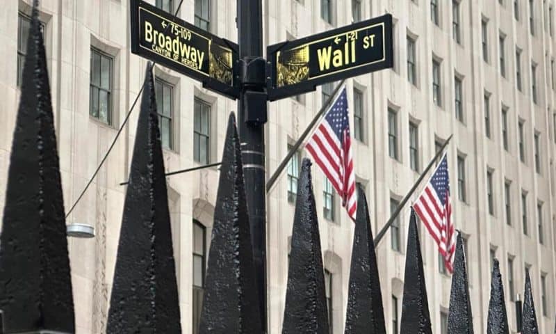 Wall Street Drifts to a Mixed Finish After an Inflation Update