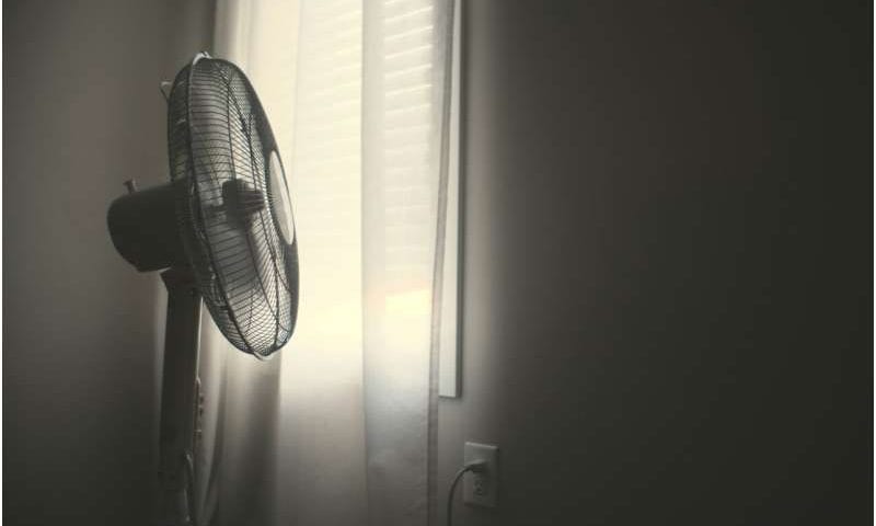 Using a fan can make older adults hotter in a dry heat