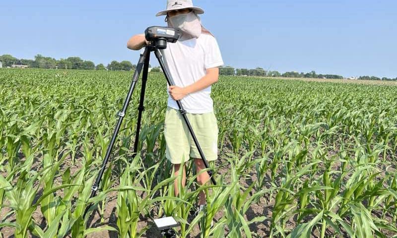 Turning everyday cameras into crop analysis tools