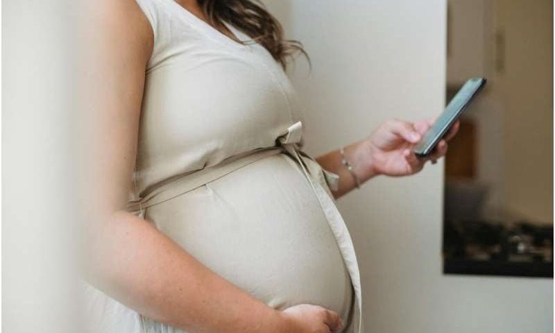 Planned birth at term reduces pre-eclampsia in those at high risk, clinical trial finds