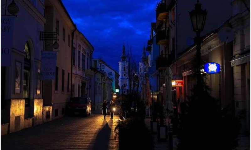 Being a night owl may increase your heart risk, research suggests