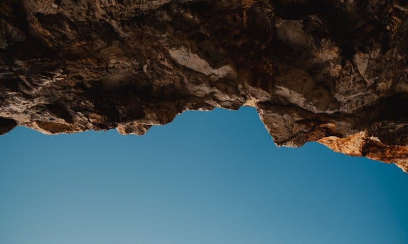 Inside the Trillion-Dollar Patent Cliff Risk Reshaping Biotech Investment Strategy